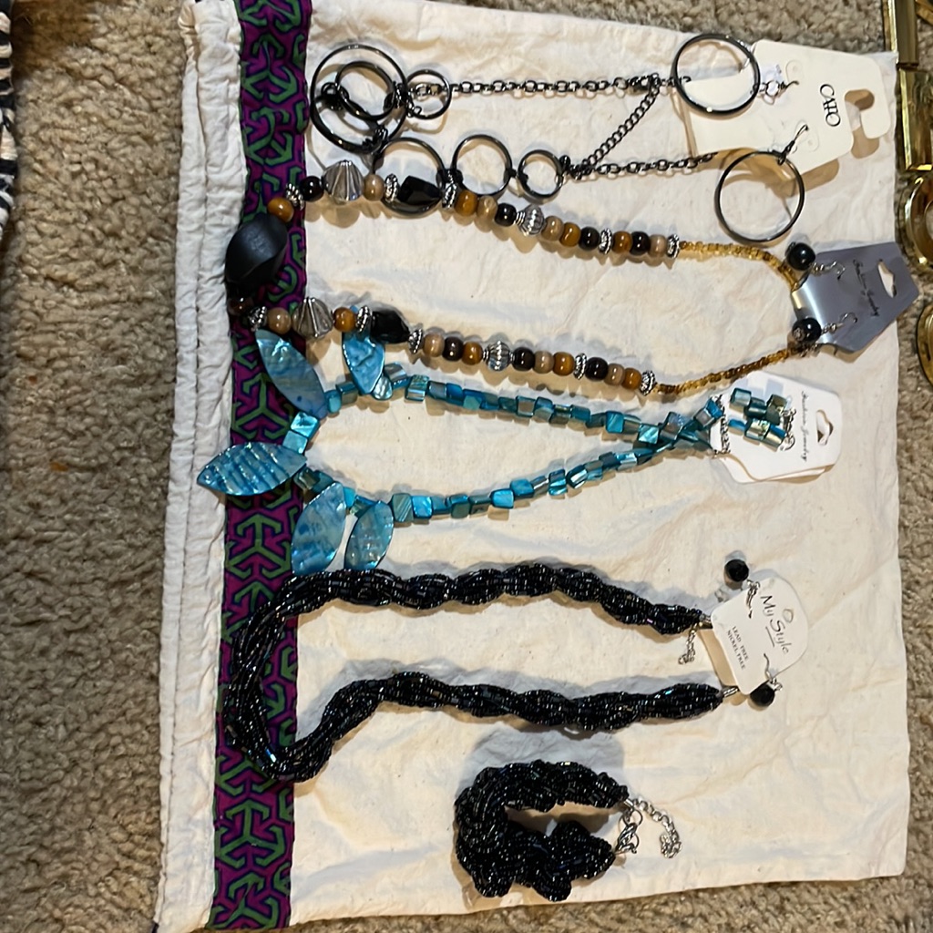4 Sets Of Jewelry